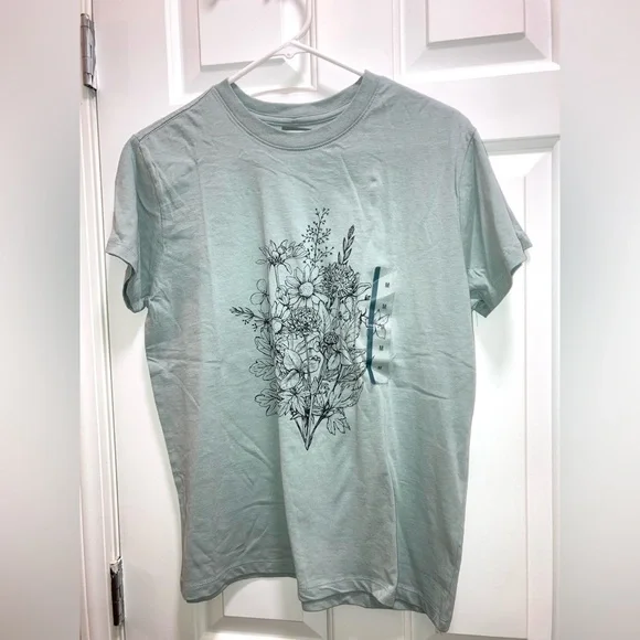 Women's Kindness Short Sleeve Graphic T-Shirt Doe - Sage Green Size Medium new - Picture 2 of 5